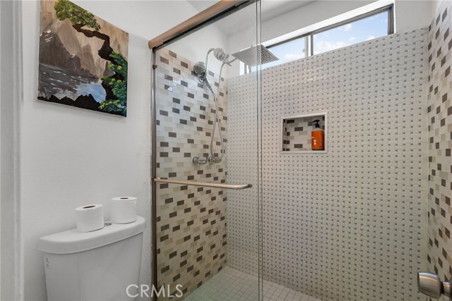 5463 Newcastle Avenue, Encino CA: https://media.crmls.org/medias/ee0d3cd6-d6d4-46b0-974c-766ec0db55c0.jpg