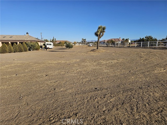 Detail Gallery Image 28 of 31 For 10616 Salem Ave, Oak Hills,  CA 92344 - 6 Beds | 3/1 Baths