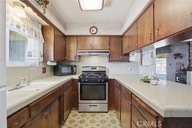 Detail Gallery Image 16 of 29 For 334 N Argyle St, Porterville,  CA 93257 - 3 Beds | 2 Baths