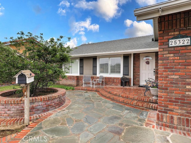 25322 Romera Place, Lake Forest CA: https://media.crmls.org/medias/ee0edf7c-32dd-4bd2-826d-39f456ab1beb.jpg