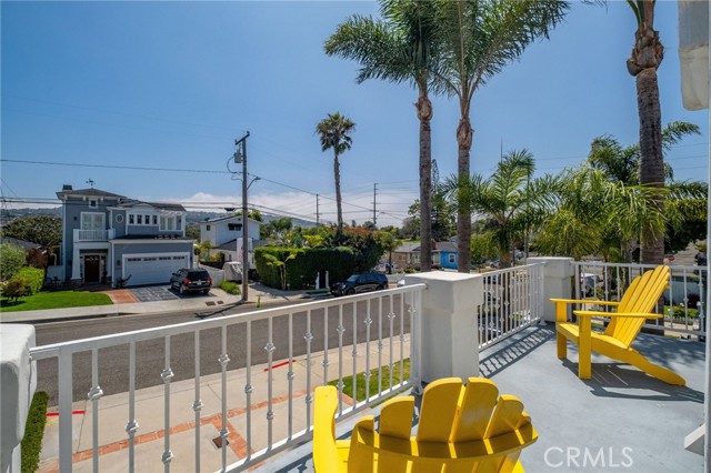 1021 Avenue D, Redondo Beach, California 90277, 4 Bedrooms Bedrooms, 0 ,2 BathroomsBathrooms,Residential,For Sale,Avenue D,0,SB26127548