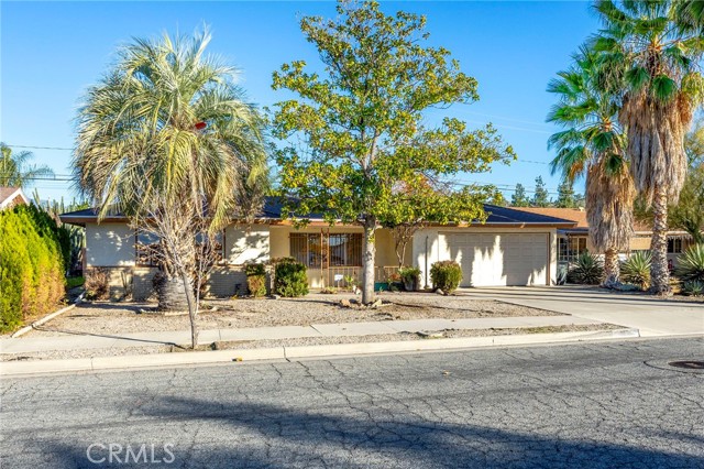 1258 Turquoise, Hemet CA: https://media.crmls.org/medias/ee0f5bb2-3fc2-4236-b8d8-4825f183fcd8.jpg