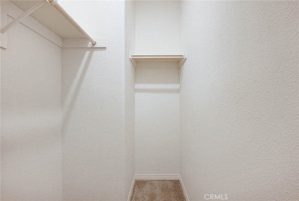 https://media.crmls.org/medias/ee101c0b-ebea-403f-bf63-345084ea5f28.jpg?preset=X-Large
