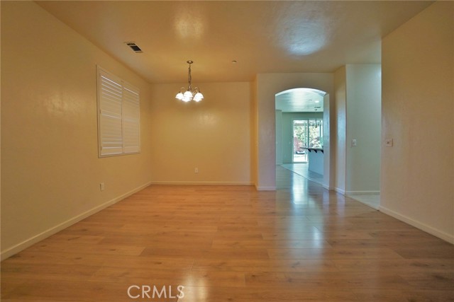 Detail Gallery Image 10 of 57 For 3000 Sunnyside Ct, Visalia,  CA 93292 - 3 Beds | 2 Baths