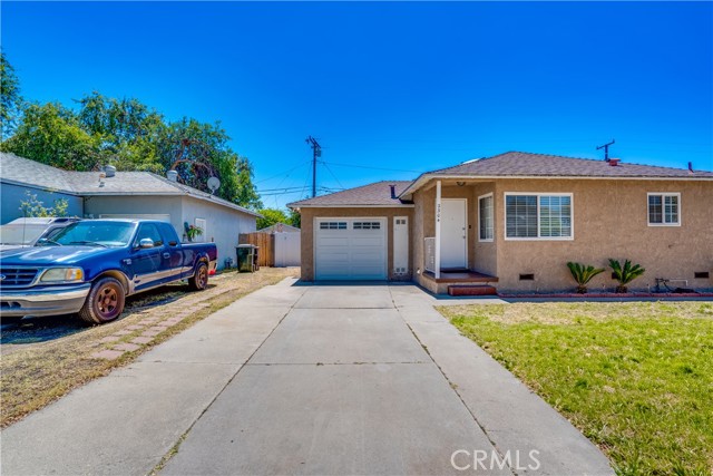 2304 W Flower Avenue, Fullerton CA: https://media.crmls.org/medias/ee133080-39f7-48a3-9f6f-b4298172e40a.jpg