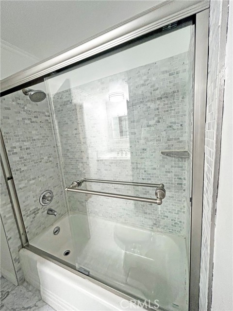 Detail Gallery Image 8 of 19 For 7949 Selma Ave, #2,  Los Angeles,  CA 90046 - 2 Beds | 2 Baths