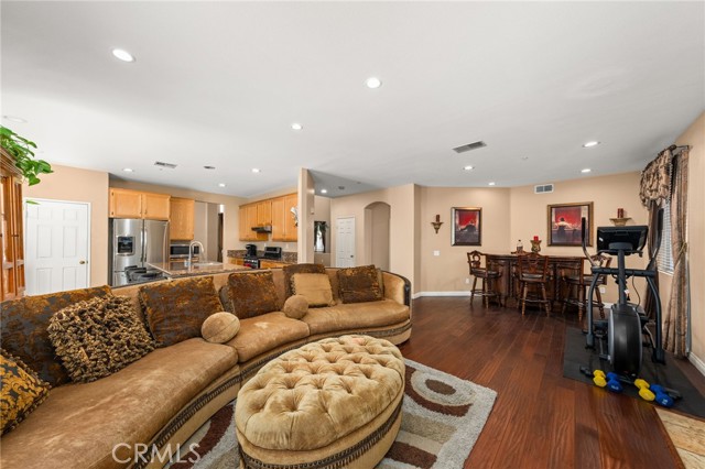 Detail Gallery Image 10 of 43 For 5022 St Albert Dr, Fontana,  CA 92336 - 4 Beds | 2/1 Baths