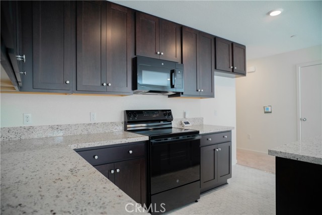 132 Ornelas Trail Lane, Merced CA: https://media.crmls.org/medias/ee172feb-5530-4093-afd5-57e41ee157e4.jpg