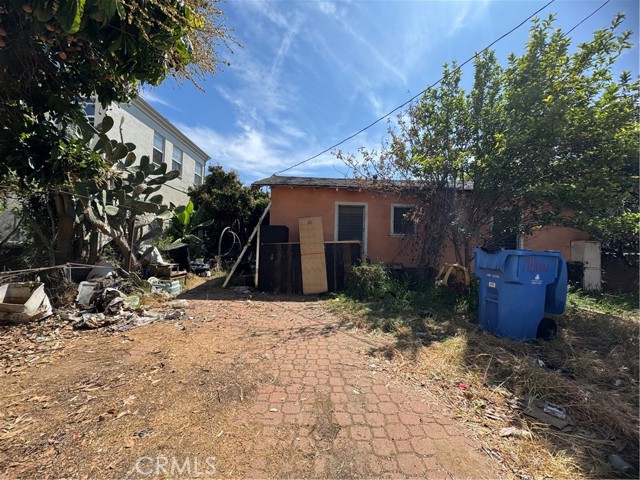 Detail Gallery Image 2 of 17 For 419 N Mott, Los Angeles,  CA 90033 - 5 Beds | 3 Baths