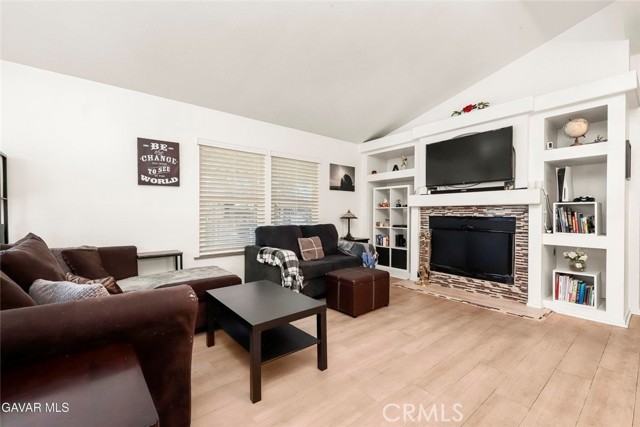 Detail Gallery Image 3 of 30 For 40701 Rancho Vista Bld #142,  Palmdale,  CA 93551 - 3 Beds | 2/1 Baths