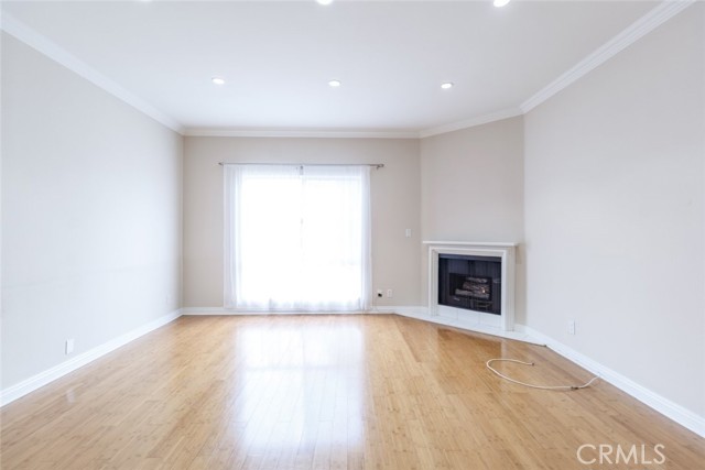 Detail Gallery Image 10 of 30 For 14631 Dickens St #7,  Sherman Oaks,  CA 91403 - 2 Beds | 2/1 Baths