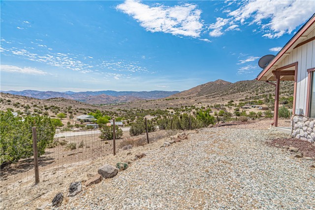 5329 Hubbard Road, Acton CA: https://media.crmls.org/medias/ee185d4a-75e5-430c-b5a4-3a780d32c1e9.jpg