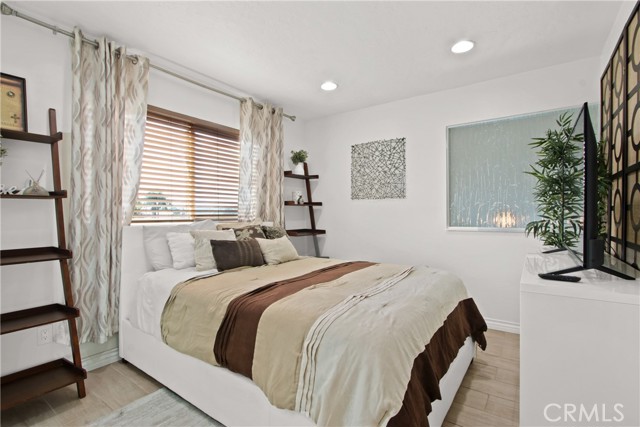 1107 Woodbury Drive, Harbor City CA: https://media.crmls.org/medias/ee188e74-b751-462e-a23a-fbd9cc2cbe74.jpg