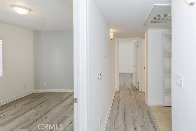 550 E Santa Anita Avenue, Burbank CA: https://media.crmls.org/medias/ee193068-373d-4a67-ac9b-0067fa742963.jpg