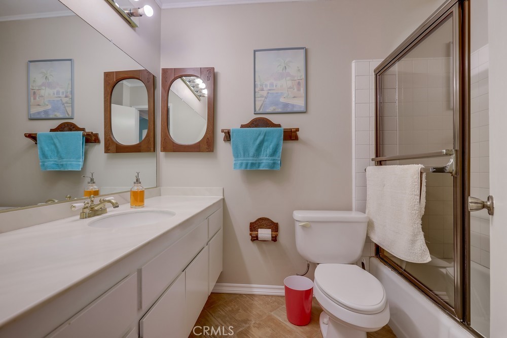 https://media.crmls.org/medias/ee195fdb-ada2-4436-915c-7b64d1ae4d46.jpg?preset=X-Large