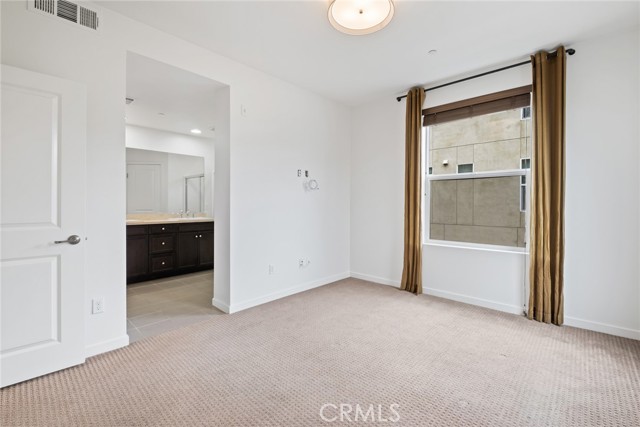 Image 12 of 26 For 555 Rockefeller