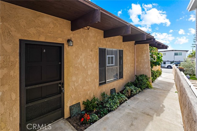 Detail Gallery Image 3 of 15 For 102 Avenida Pelayo #B,  San Clemente,  CA 92672 - 1 Beds | 1 Baths