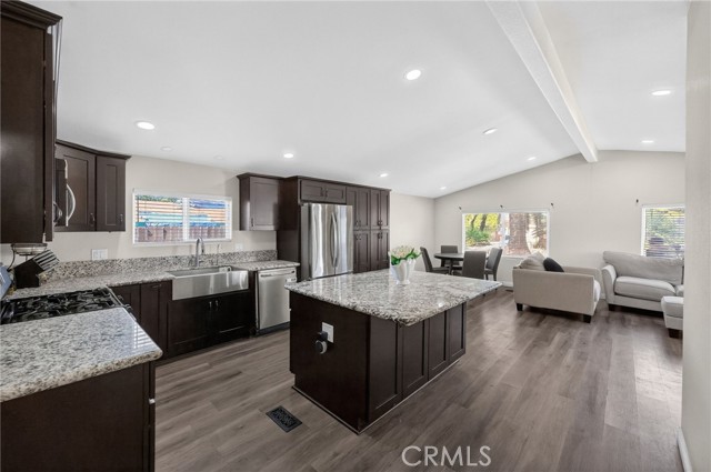 Detail Gallery Image 10 of 54 For 34653 the Farm Rd, Wildomar,  CA 92595 - 3 Beds | 2 Baths