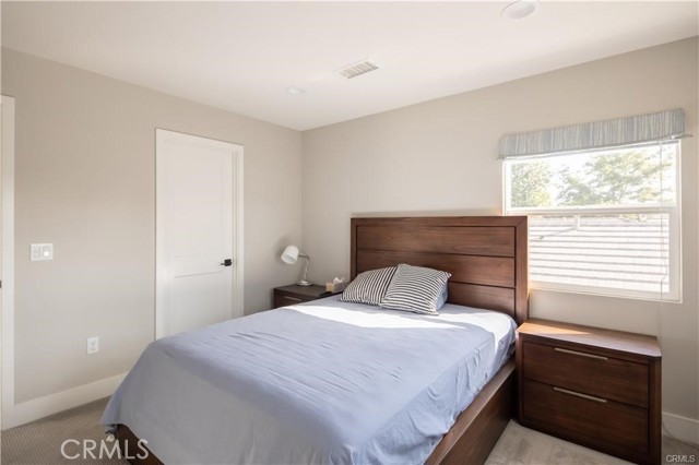 Detail Gallery Image 8 of 28 For 3827 Laurita Ave, Pasadena,  CA 91107 - 5 Beds | 5 Baths