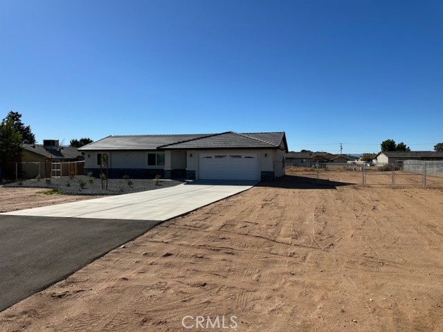 15737 Sago Road, Apple Valley CA: https://media.crmls.org/medias/ee1b6cf3-508c-4b1d-986e-23d753d4d9ba.jpg