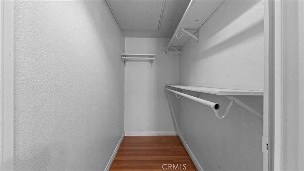 https://media.crmls.org/medias/ee1bdc6c-6c77-42ca-8b31-4027c1193068.jpg?preset=X-Large