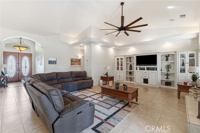 Detail Gallery Image 8 of 45 For 3296 Hollow Ave, Madera,  CA 93637 - 3 Beds | 2/1 Baths