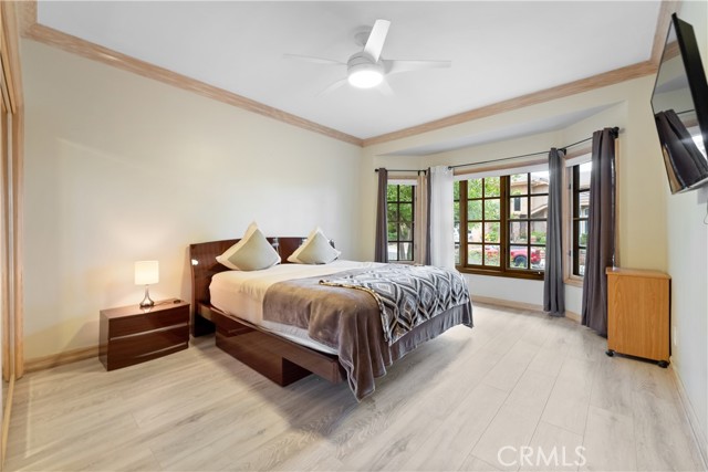 6011 Paseo La Vista, Woodland Hills CA: https://media.crmls.org/medias/ee1cdc66-46e6-46b0-a863-54b51bea2424.jpg