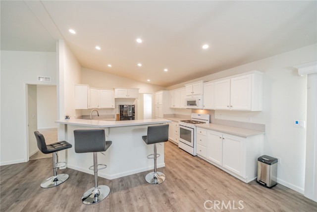 1573 Smoke Tree Road, Pinon Hills CA: https://media.crmls.org/medias/ee1d01b3-e275-4251-9c4f-57a5717d839d.jpg