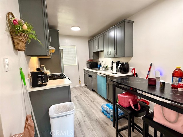 Detail Gallery Image 12 of 47 For 5231 Roseland, Los Angeles,  CA 90016 - – Beds | – Baths