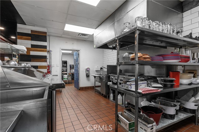 275 9th street, San Bernardino CA: https://media.crmls.org/medias/ee1f23fb-9768-4cd5-8b21-93bee72675e0.jpg