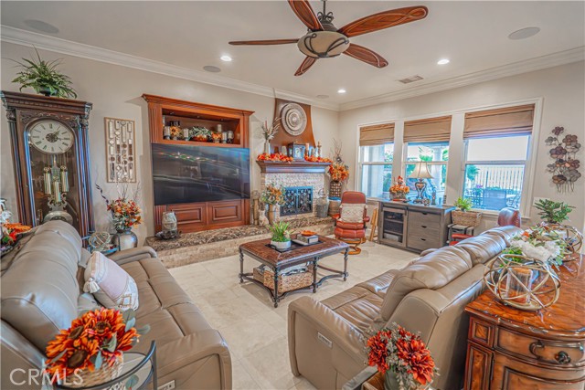 Detail Gallery Image 9 of 75 For 26524 Valley Oak Ln, Valencia,  CA 91381 - 5 Beds | 5/1 Baths