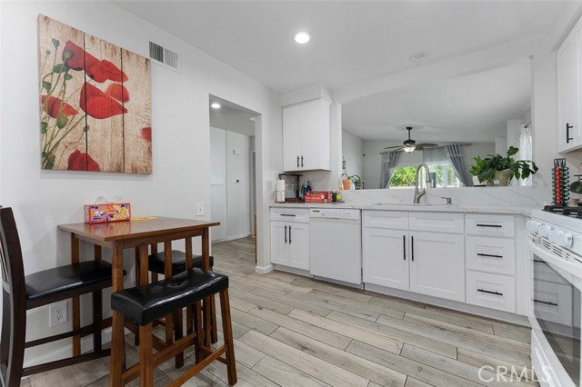 Image 5 of 25 For 3862 Ravenswood Drive