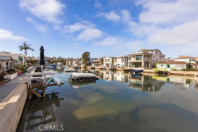 Detail Gallery Image 35 of 35 For 305 Grand Canal #1,  Newport Beach,  CA 92662 - 4 Beds | 3 Baths