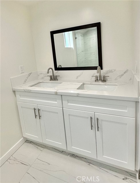 Detail Gallery Image 16 of 26 For 7728 Laurel Canyon Blvd, North Hollywood,  CA 91605 - 3 Beds | 2 Baths