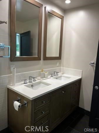 Detail Gallery Image 7 of 17 For 5749 Katherine Ave, Van Nuys,  CA 91401 - 4 Beds | 2 Baths