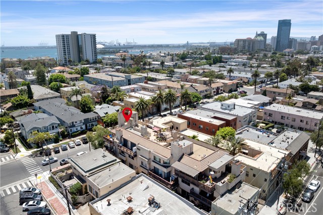 1425 E 2nd Street, Long Beach CA: https://media.crmls.org/medias/ee22d819-1868-4910-9078-553f77268c27.jpg
