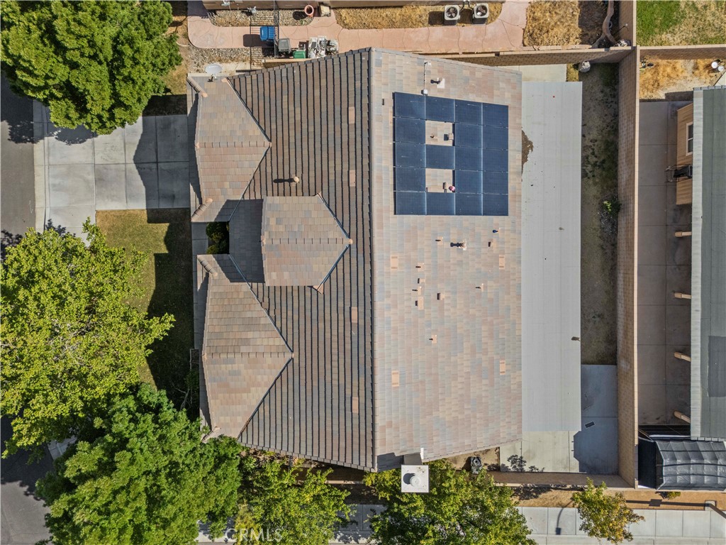https://media.crmls.org/medias/ee230ab3-92bd-47a3-993b-0d8ebb8b3cca.jpg?preset=X-Large
