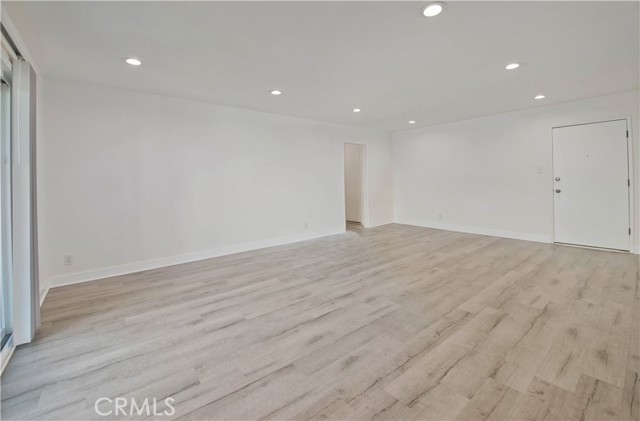 5415 Newcastle Avenue, Encino CA: https://media.crmls.org/medias/ee2316fb-a787-4eb7-86ed-95f91e71e0a4.jpg
