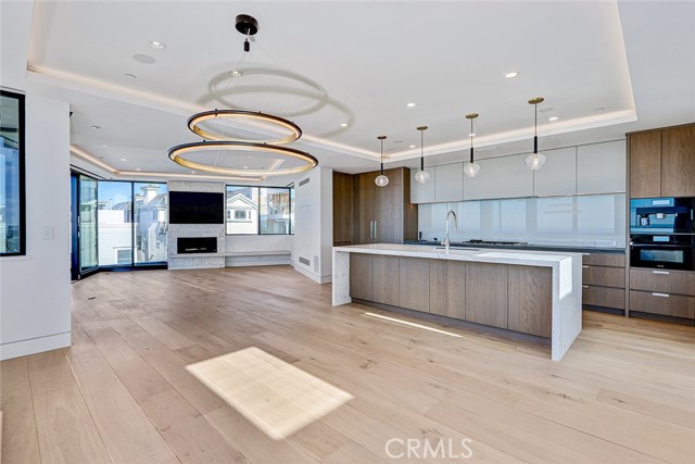 Detail Gallery Image 10 of 47 For 2016 Ocean, Manhattan Beach,  CA 90266 - 5 Beds | 5/2 Baths