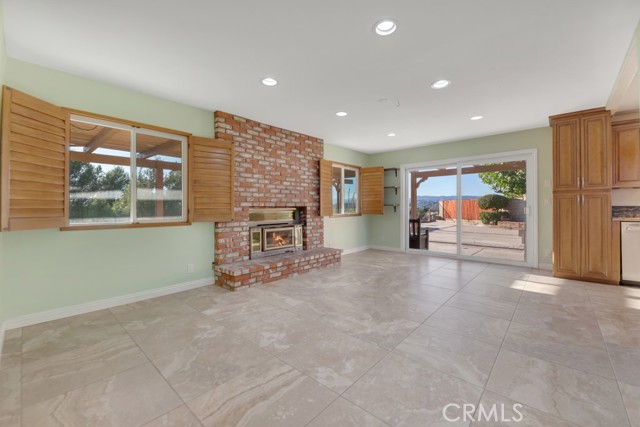 18665 Pad Court, Newhall CA: https://media.crmls.org/medias/ee234fba-5858-4c82-b02c-42323a6308fe.jpg