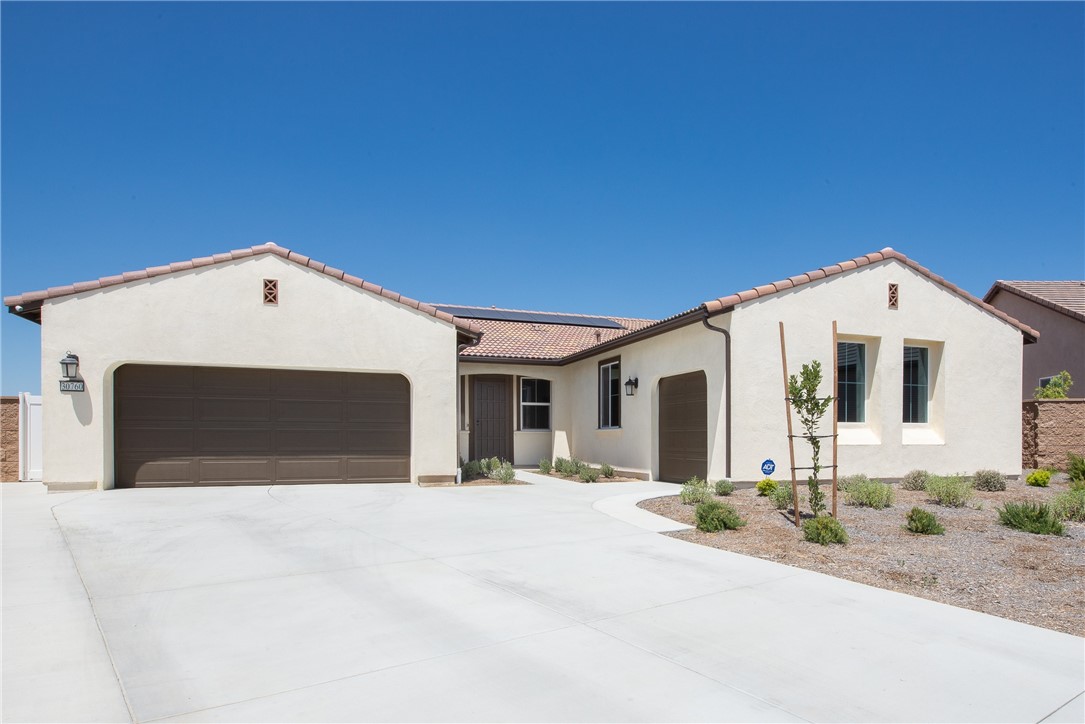 Detail Gallery Image 1 of 43 For 30760 Singletree, Homeland,  CA 92548 - 5 Beds | 3/1 Baths