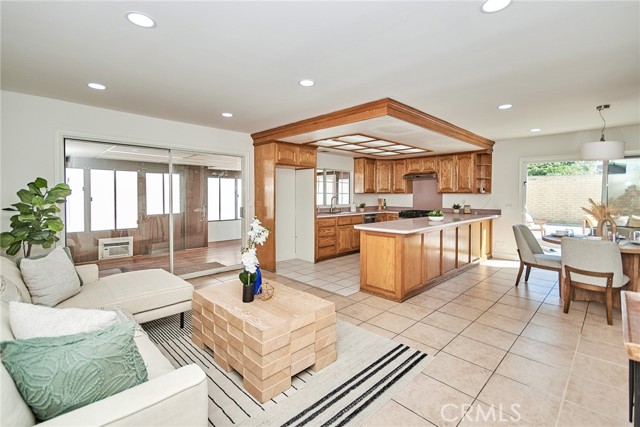 12684 Palm Street, Cerritos CA: https://media.crmls.org/medias/ee23aeb9-c856-46e8-aaca-8e60f27f6644.jpg