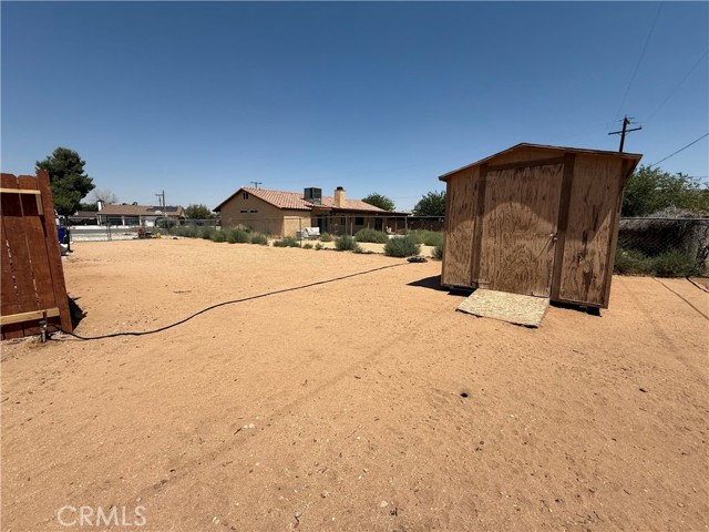 21275 Pocomoke Court, Apple Valley CA: https://media.crmls.org/medias/ee23c9f9-abba-46b4-9cf1-872754feb22a.jpg