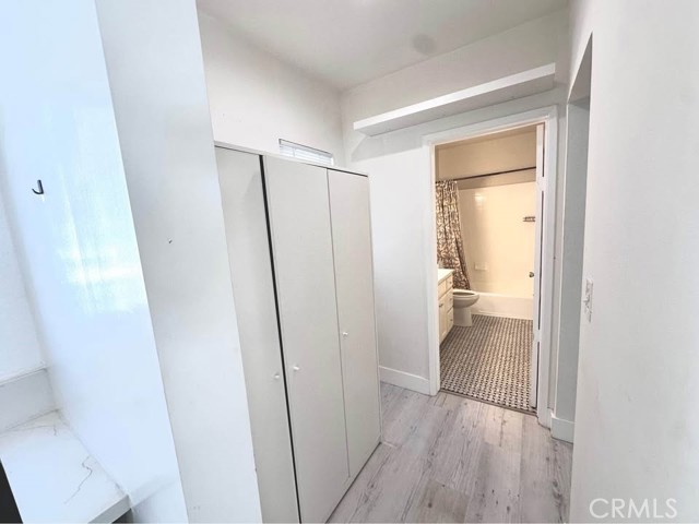 34 Ozone Ave, Venice CA: https://media.crmls.org/medias/ee243f7b-528f-4a5d-8780-94c53e032244.jpg