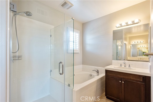 47 silverado, Irvine CA: https://media.crmls.org/medias/ee2486bc-2a83-463d-99ec-1840a2a28999.jpg