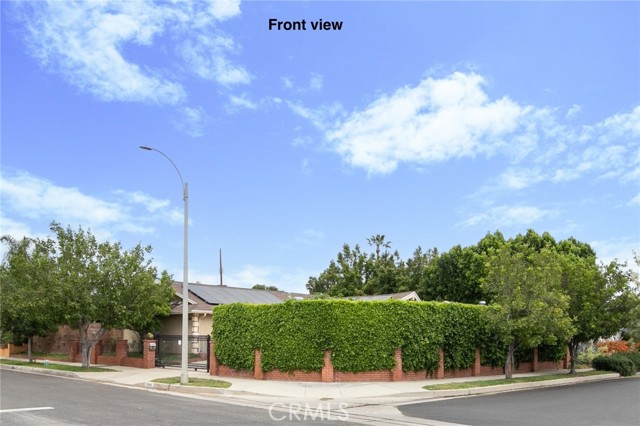 10500 Jordan Avenue, Chatsworth CA: https://media.crmls.org/medias/ee24ba5d-bd75-49f2-8d32-af1a05dfdf4d.jpg