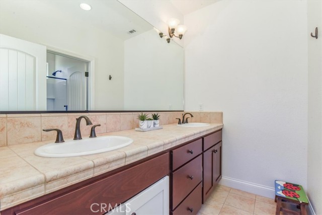 747 Carina Drive, Lompoc CA: https://media.crmls.org/medias/ee24f16c-adb6-421f-b8e8-680aee85c4ed.jpg