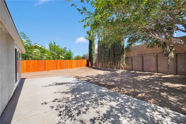 14463 Birchwood Drive, Hesperia CA: https://media.crmls.org/medias/ee2530f9-2fd4-4c37-ab6b-d95c5de54690.jpg