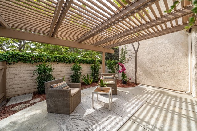 10 Lassen, Irvine CA: https://media.crmls.org/medias/ee255ca8-229e-465c-82bf-fd7e10e2ab53.jpg