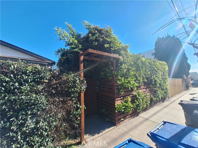 Detail Gallery Image 14 of 14 For 11528 Culver #1/2,  Los Angeles,  CA 90066 - 2 Beds | 2 Baths